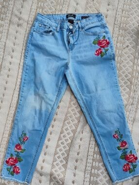 Earl Jeans Light Blue Cropped Jeans with Red Rose Embroidery